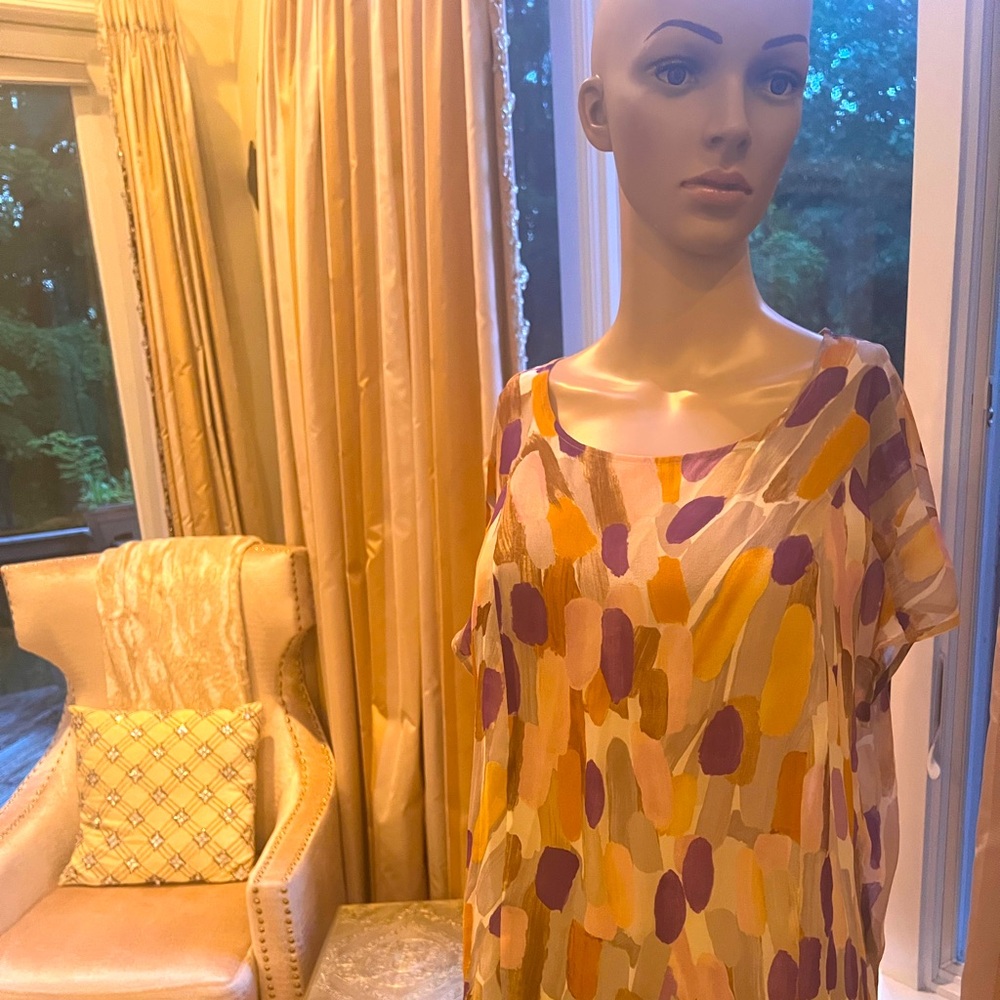 Escada silk blouse in pastel. Size 42.
